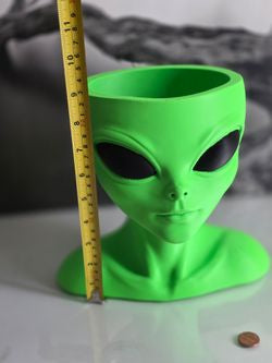 👽 Alien Head Planter / Decor – Unique 3D Print