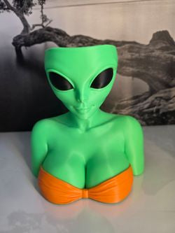 Green Alien Planter Unique Home Decor 👽